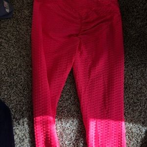 Pink butt scrunch leggings